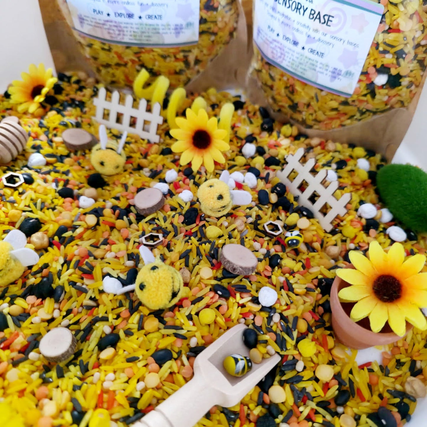 Pour & Explore Kit - Buzzing Bee